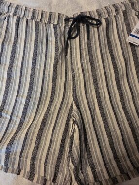 Aeropostale Mens Linen Blend Jogger 7" Navy and White Striped Athletic Shorts